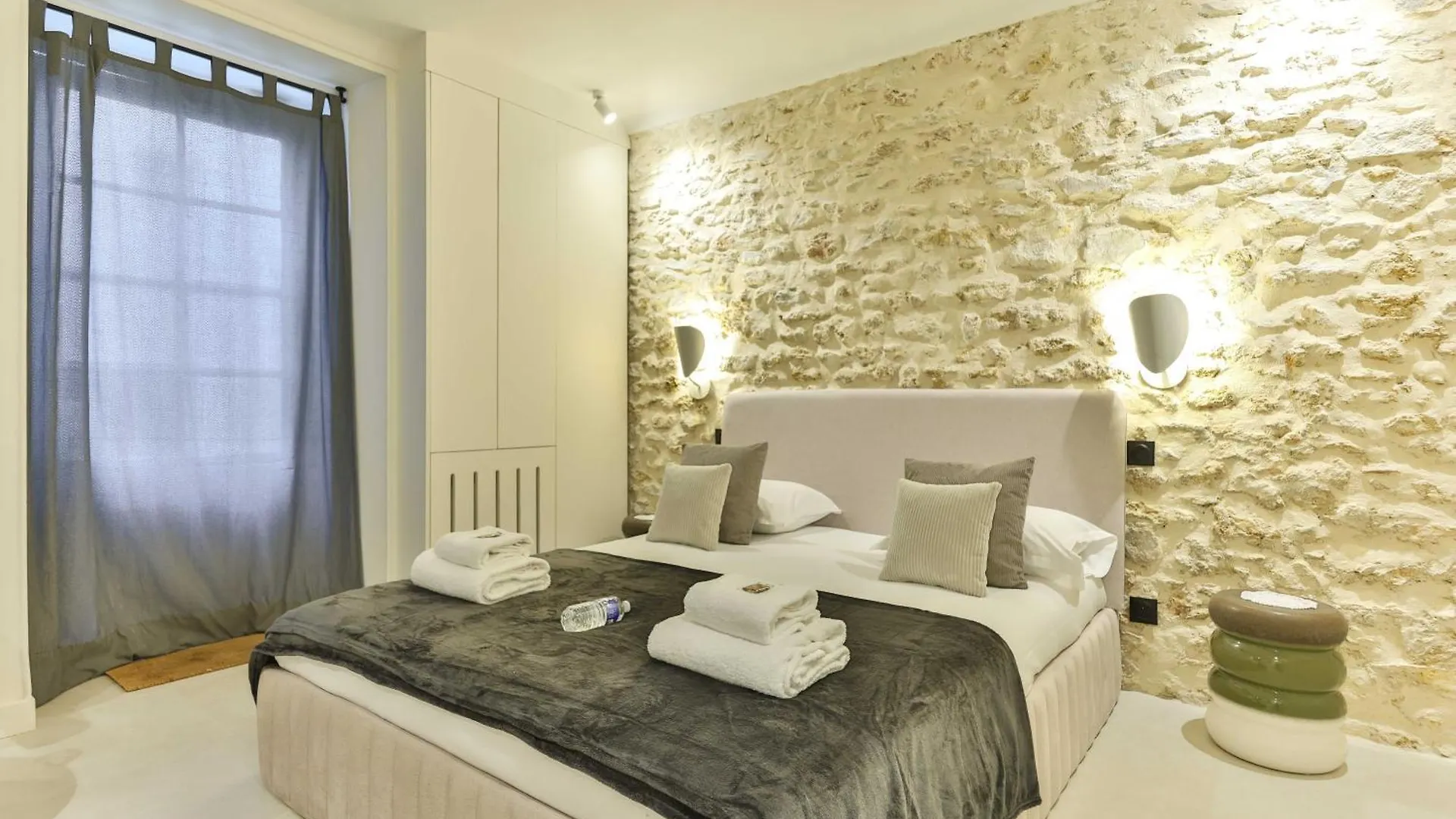 Beautiful 1-Bedroom Apartment 2Pers Rue Du Commerce Eiffeil Tower contacts